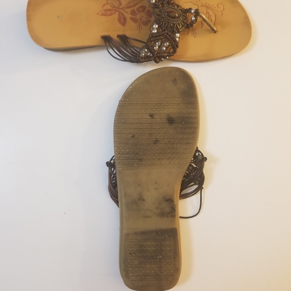 Sandals size: 6. - Picture 2 of 3